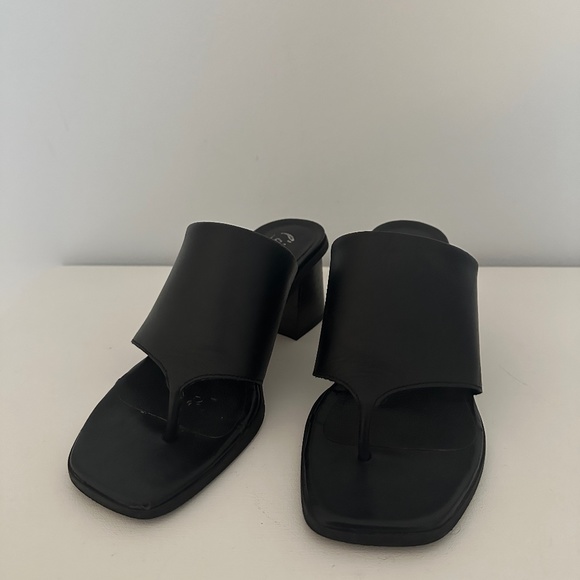 L’intervalle black leather heel sandals - Picture 2 of 4
